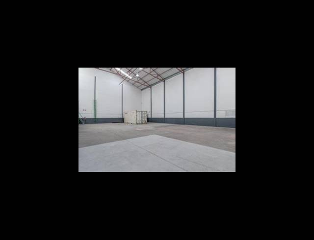 900M² BUSINESS TO LET IN GANTS PLAZA